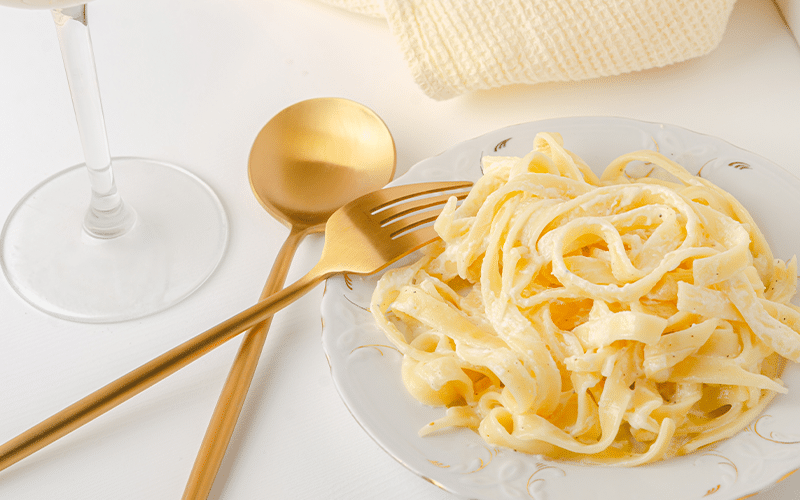 Do real Italians eat fettuccine alfredo?