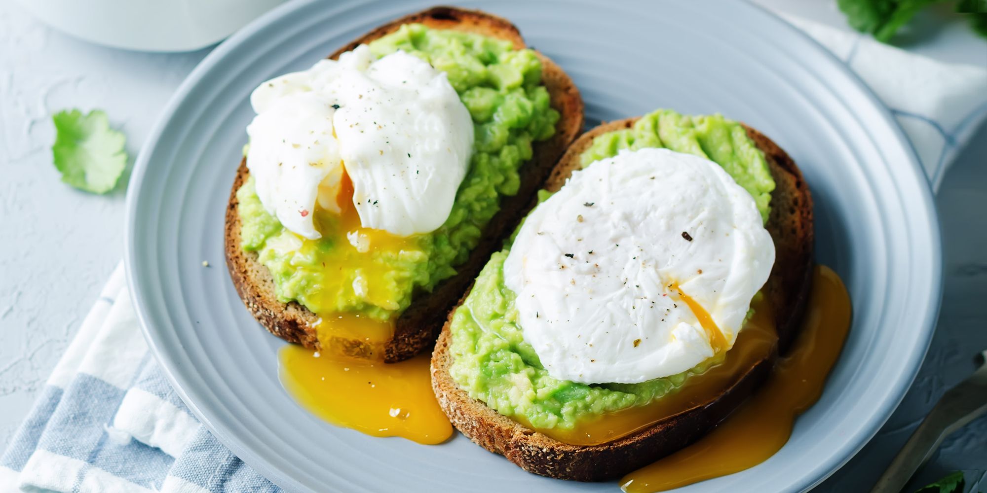 How many Kcal are in 2 poached eggs?