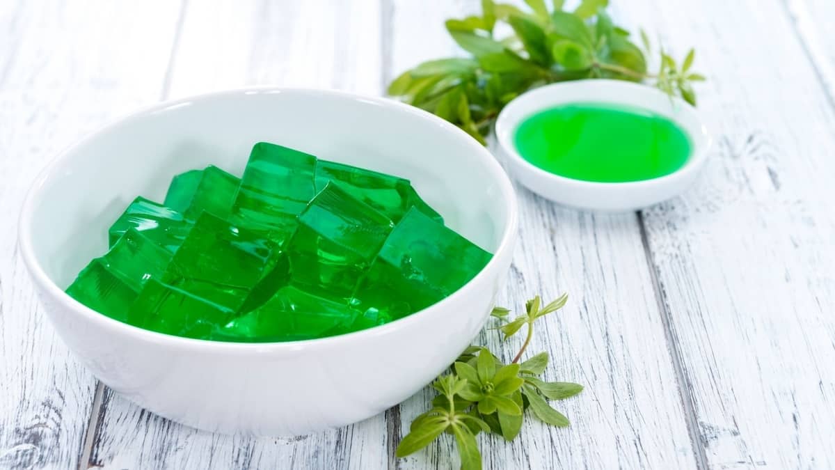 How many calories is in one cup of jello