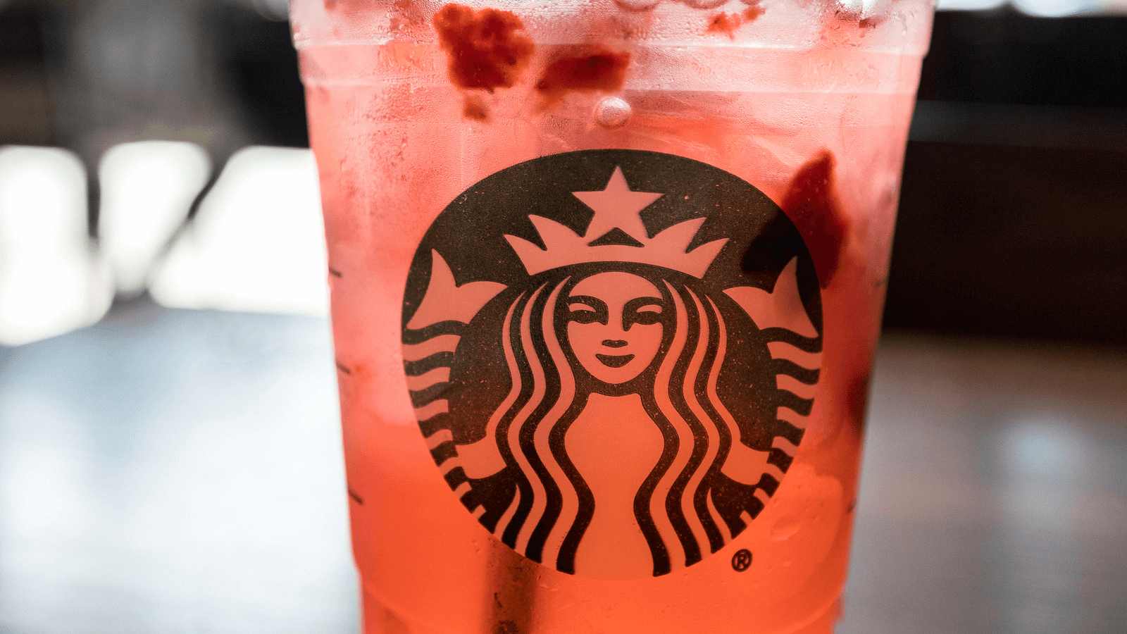 How much caffeine is in a Starbucks strawberry acai lemonade?