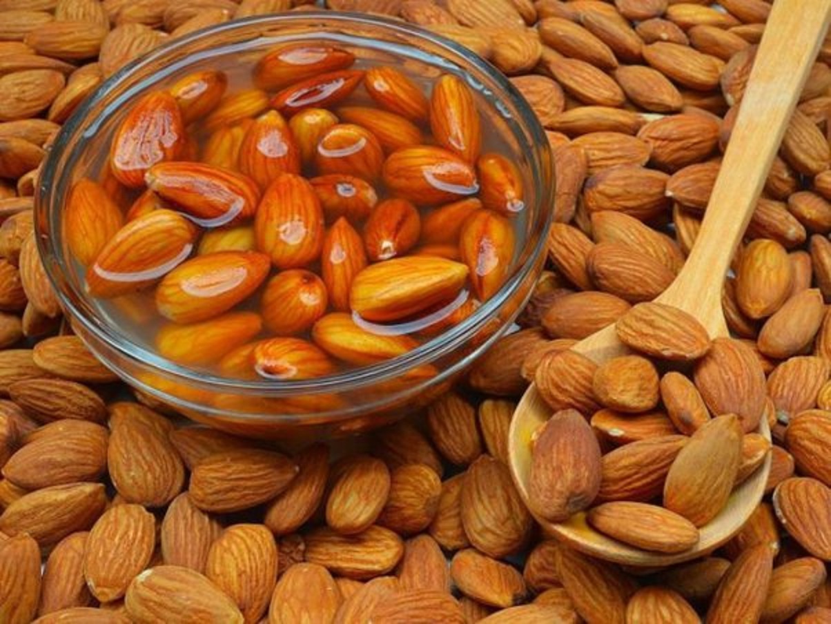 Is almond good for gastritis?