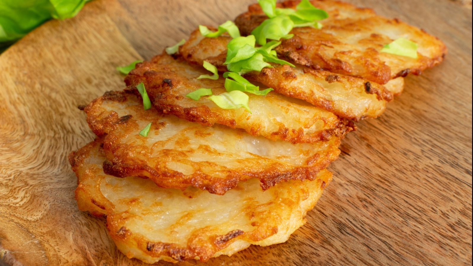 What is the difference between a latke and a hash brown?