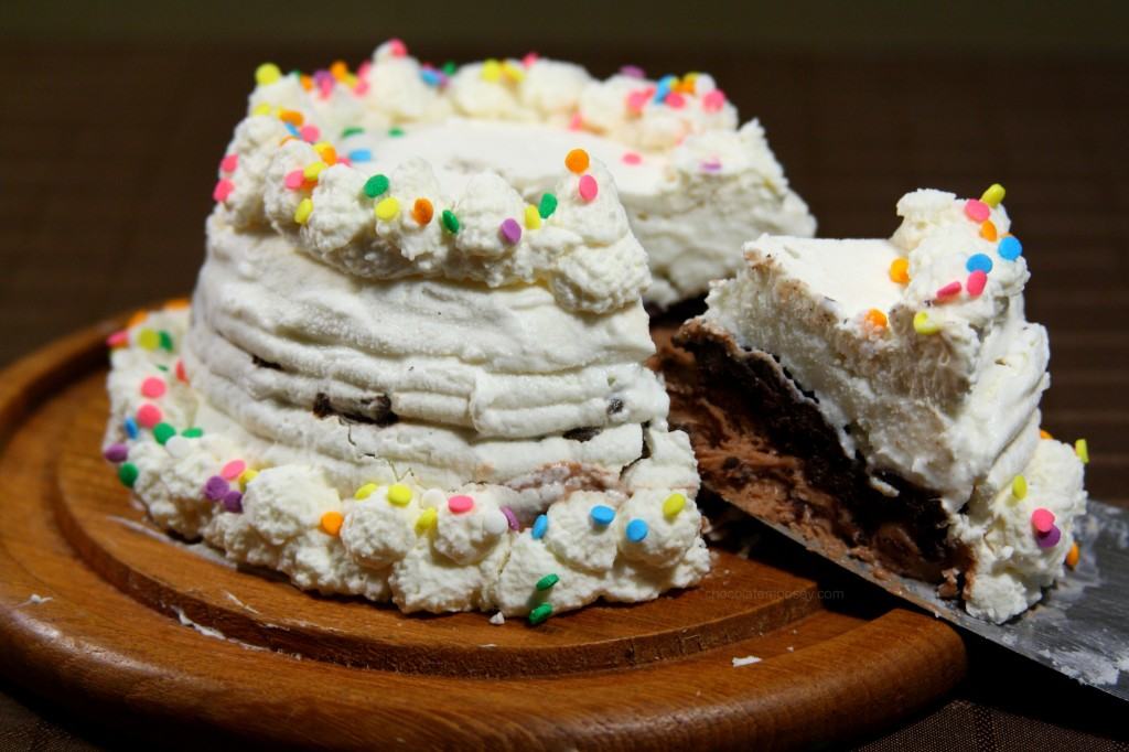 What is the smallest ice cream cake at Dairy Queen?