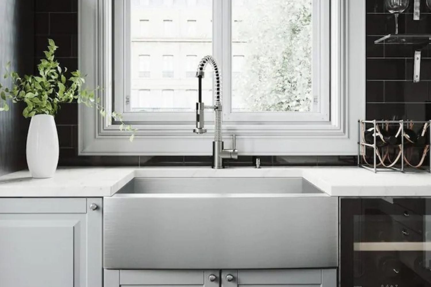 What are standard sink sizes